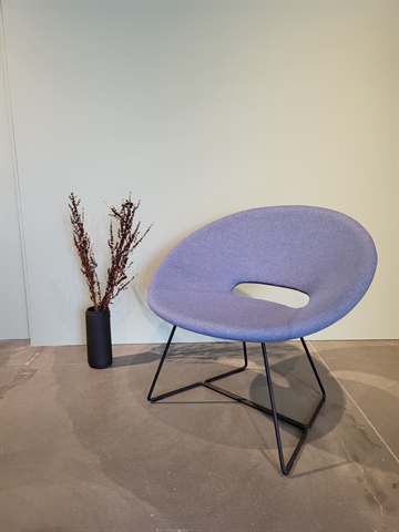 Cone - stol / sort stel / stof kvadrat re-wool fv. blå